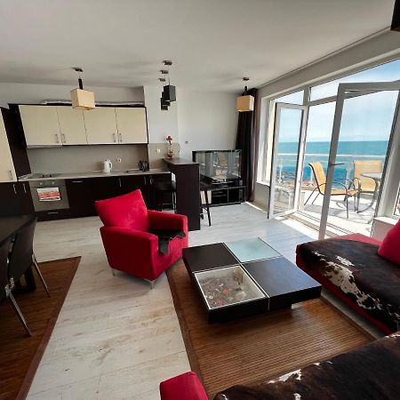 Modern Beachfront Apartment With Pool Ravda Ngoại thất bức ảnh