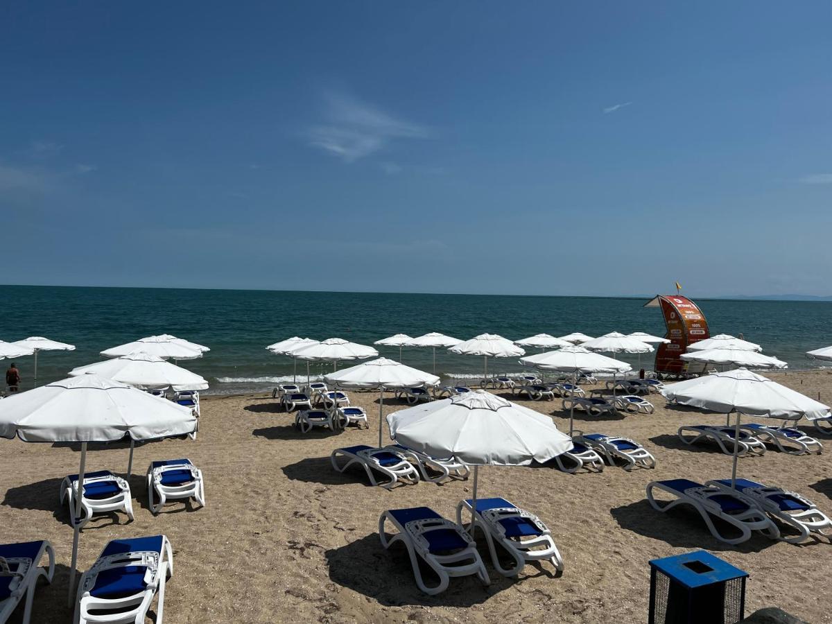 Modern Beachfront Apartment With Pool Ravda Ngoại thất bức ảnh