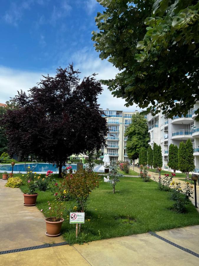 Modern Beachfront Apartment With Pool Ravda Ngoại thất bức ảnh