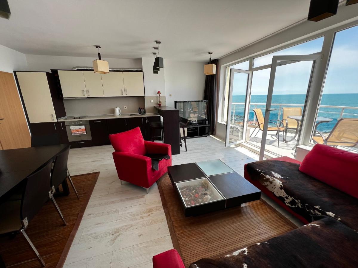 Modern Beachfront Apartment With Pool Ravda Ngoại thất bức ảnh