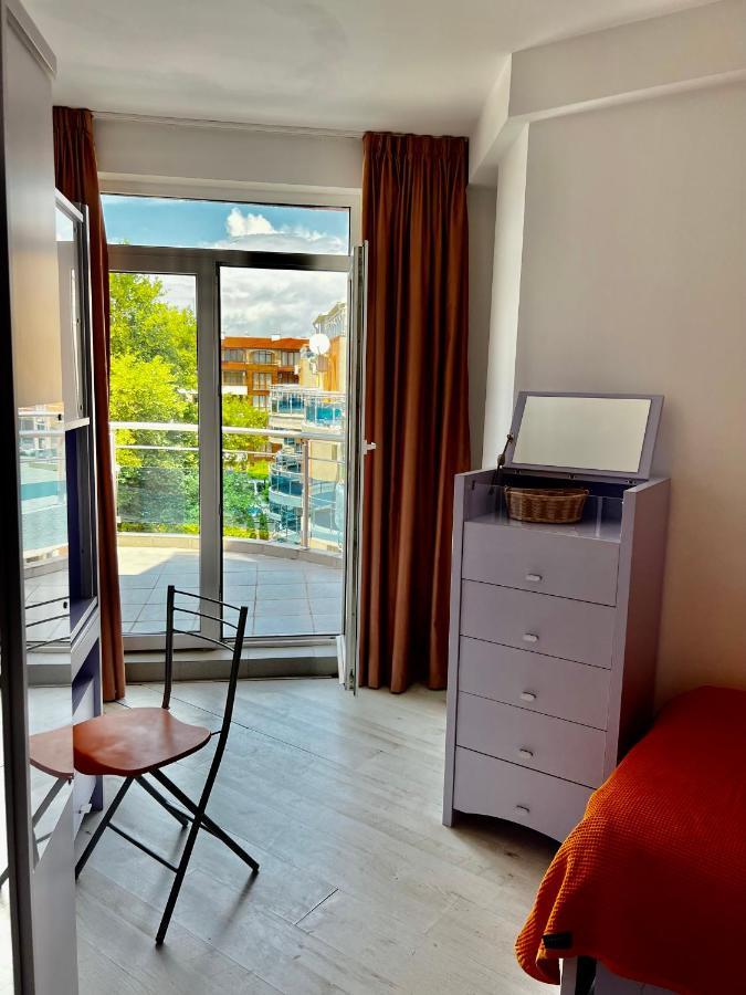 Modern Beachfront Apartment With Pool Ravda Ngoại thất bức ảnh